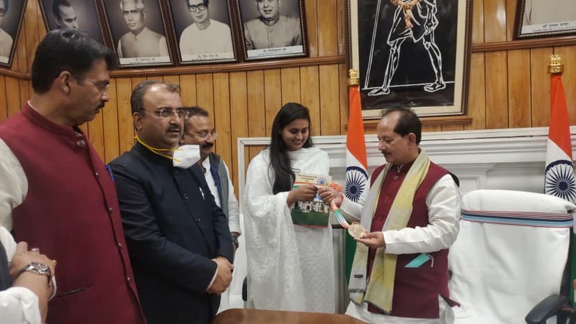 राष्ट्रीय निशानेबाजी प्रतियोगिता में गोल्ड मेडल जीतने पर बिहार विधानसभा में दी गई बधाई और शुभकामनाएं