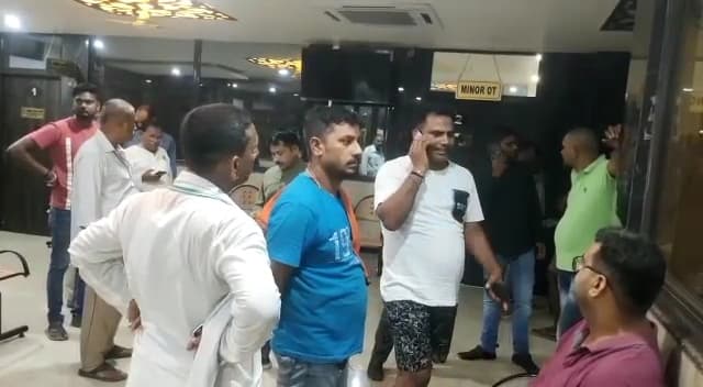 BEGUSARAI में सबसे कम उम्र के मुखिया को मारी गोली..गुस्से में हैं नेता और जनप्रतिनिधि