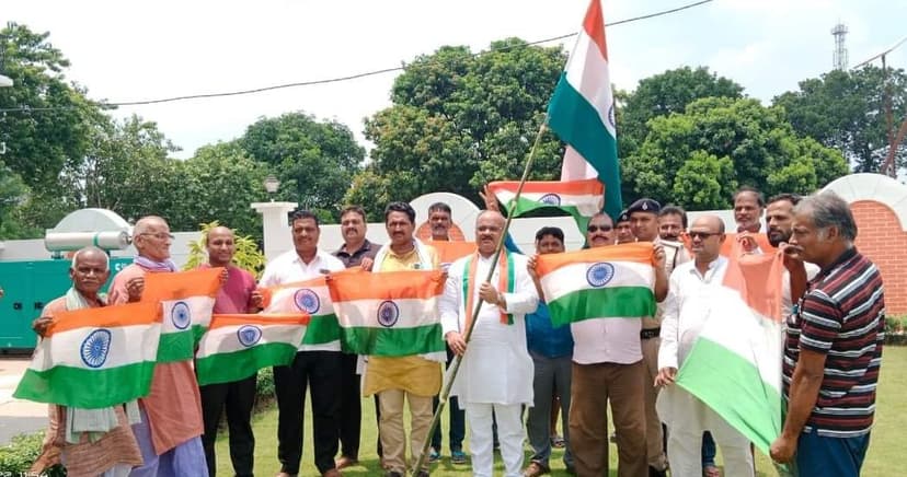 MLC सुनील चौधरी ने संभाली कमान, पीछे पीछे चल पड़ा कारवां