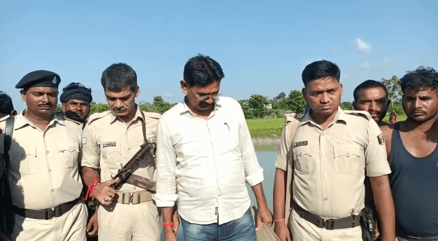 चंपारण में घोंघा चुनने गई एक ही परिवार की एक महिला और तीन बच्चियों की मौत..