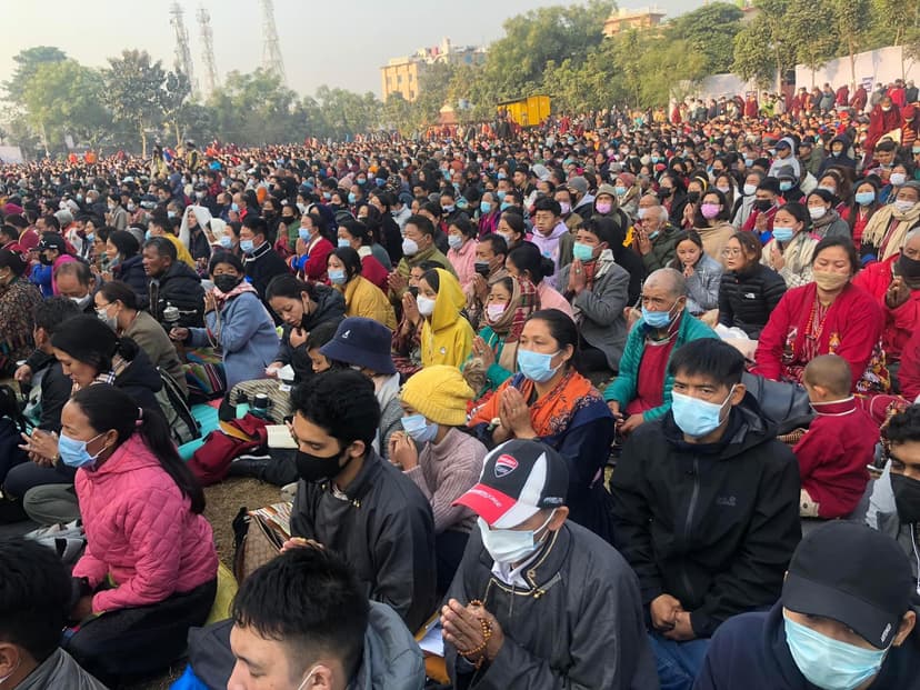 प्रवचन सुनने उमड़े श्रद्धालु, देखिये खास तस्वीरें