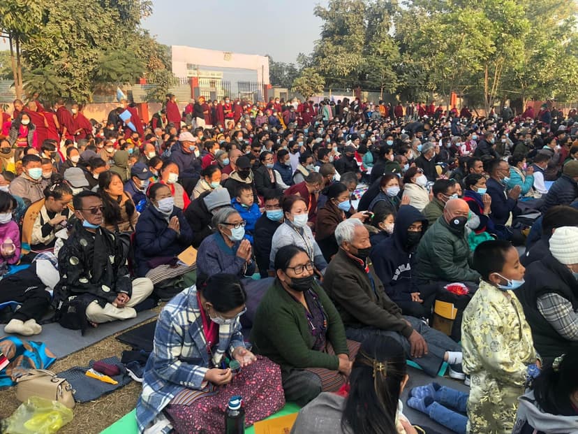 प्रवचन सुनने उमड़े श्रद्धालु, देखिये खास तस्वीरें