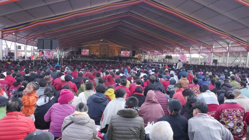 प्रवचन सुनने उमड़े श्रद्धालु, देखिये खास तस्वीरें