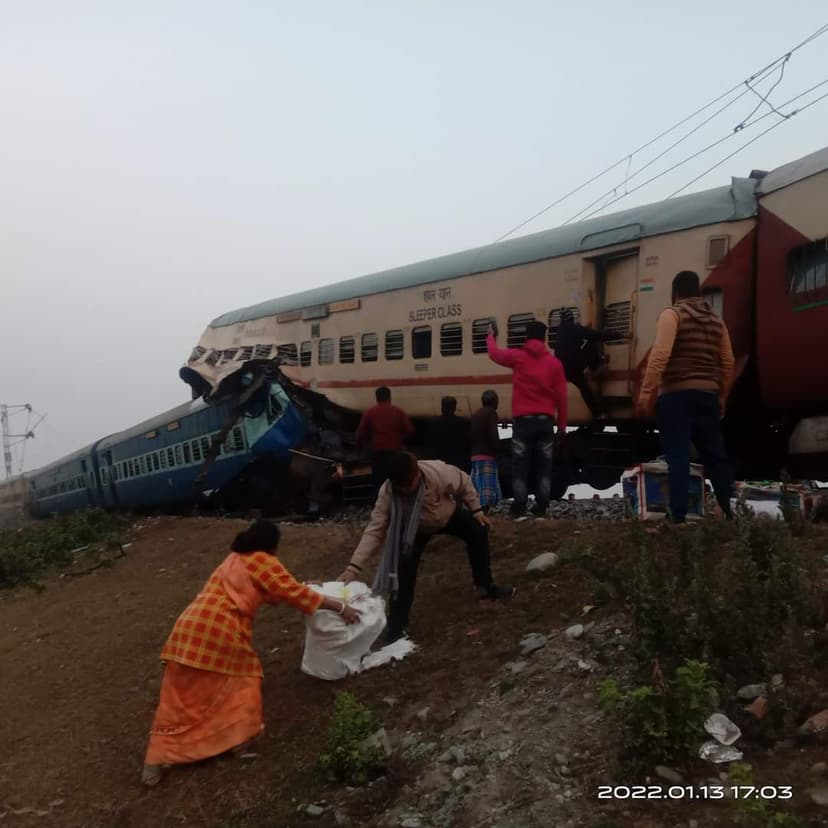 बीकानेर-गुवाहाटी एक्सप्रेस के दुर्घटनाग्रस्त होने के बाद हर तरफ चीख पुकार, रेल मंत्री भी मौके पर पहुंचे