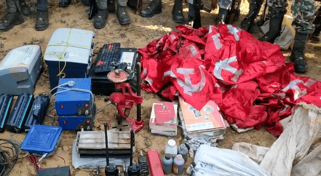 STF छापेमारी की भनक मिलते ही नक्सली हुए फरार...छुपाकर रखा गया साजो समान बरामद