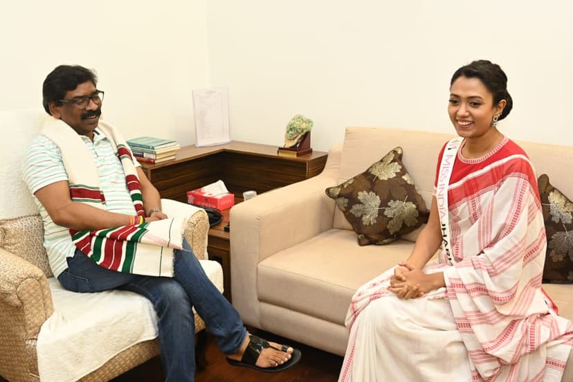 फाइनलिस्ट रिया तिर्की ने सीएम हेमंत से की मुलाकात...सीएम ने कहा- आप झारखंड की पहली आदिवासी बेटी