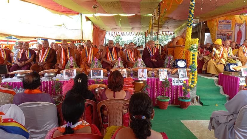कोरोना काल के 2 साल बाद बोधगया में कठिन चीवरदान का आयोजन...
