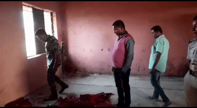 दरभंगा के एक स्कूल के क्लास रूम में बाहर से लगा था ताला..अंदर चल रही थी शराब पार्टी