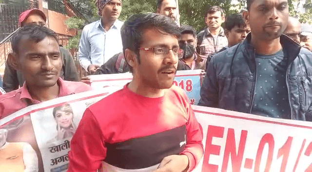 नियुक्ति पत्र की मांग को लेकर सैकड़ों अभ्यर्थियों ने RRB महेन्द्रू के समक्ष किया प्रदर्शन