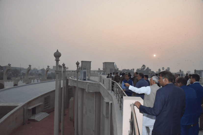सामुदायिक भवन, मालसलामी एवं प्रकाश पुंज भवन का निरीक्षण करने पहुंचे मुख्यमंत्री