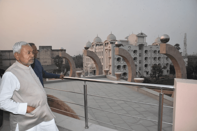 सामुदायिक भवन, मालसलामी एवं प्रकाश पुंज भवन का निरीक्षण करने पहुंचे मुख्यमंत्री