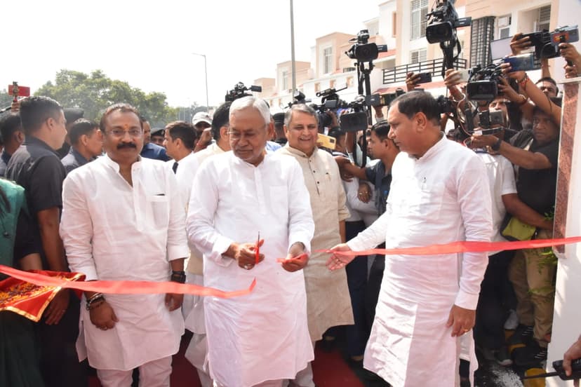 CM नीतीश ने हाईटेक विधायक आवास का किया उद्घाटन, देखिए तस्वीरों में