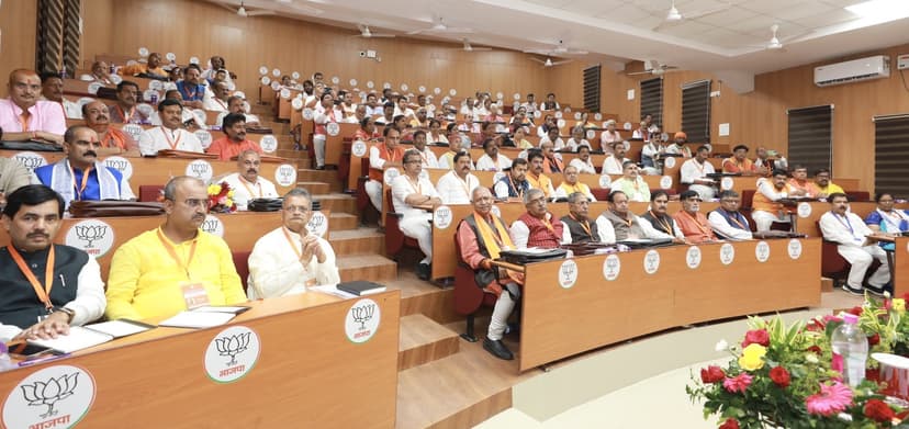BJP सांसद-विधायकों की बैठक, नीतीश-तेजस्वी से निपटने की बनी रणनीति