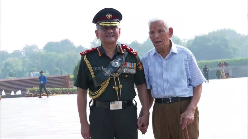 शहीदों को किया नमन, आज संभालेंगे पदभार