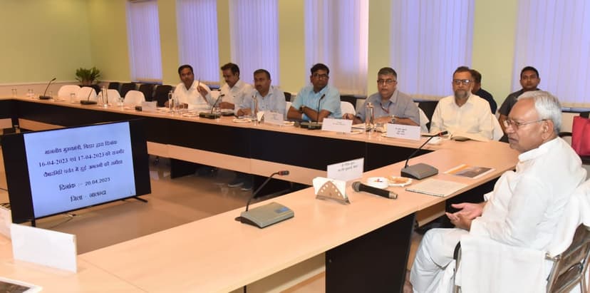 वैभारगिरी पहाड़ का किया हवाई निरीक्षण...आगलगी की समीक्षा बैठक में अधिकारियों को दिए कई निर्देश..