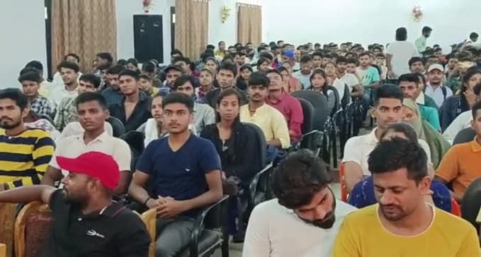सिविल सेवा की तैयारी करने वालों को दी खास टिप्स, मेहनत के साथ-साथ स्मार्ट वर्क पर दिया जोर