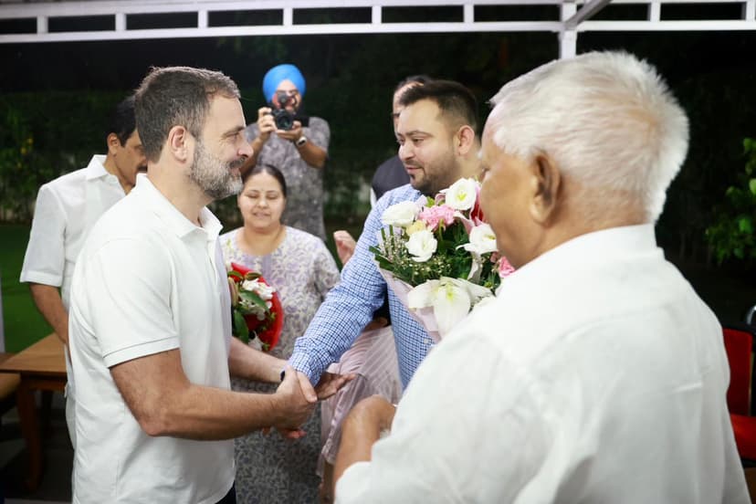 दिल्ली में मीसा भारती के आवास पर लालू से मिले राहुल गांधी, क्या हुई बात...पढ़िए पूरी खबर