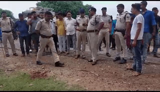 MOTIHARI में रजिस्ट्री ऑफिस के कर्मचारी को दिनदहाड़े गोलियों से भूना..