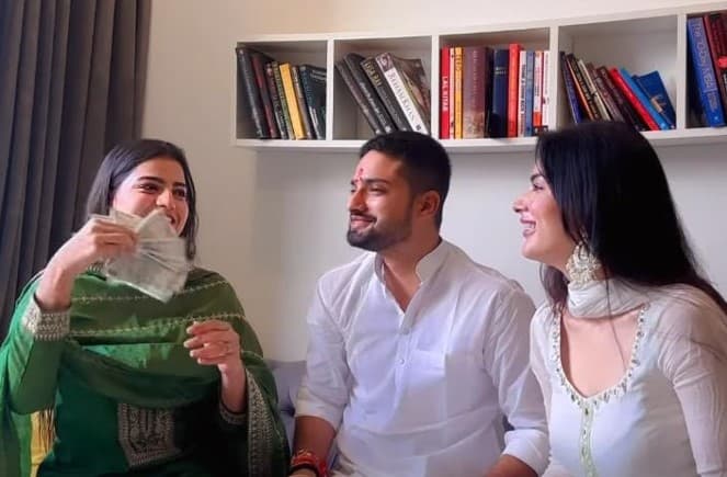 भाई को राखी बांध भावुक हुई पंजाबी एक्ट्रेस संजना सिंह, फोटो वायरल