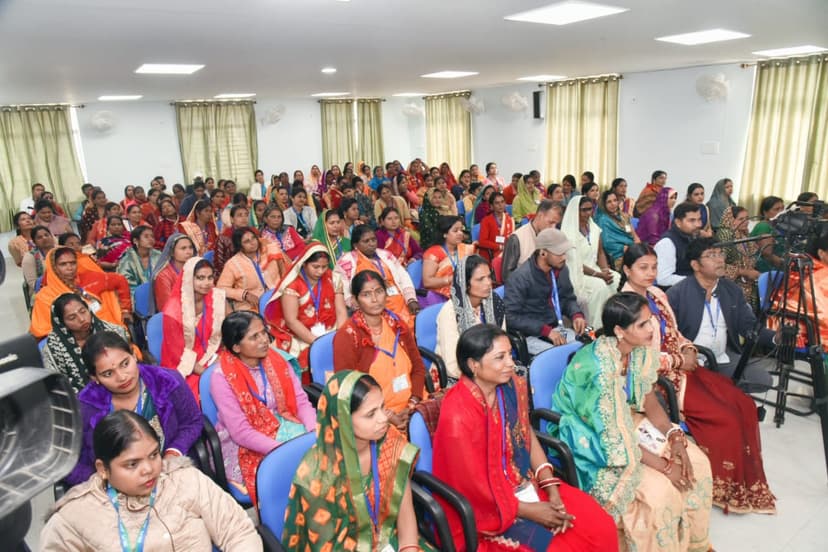 सुपौल में विकास योजनाओं का लिया जायजा, दिया दिशा-निर्देश