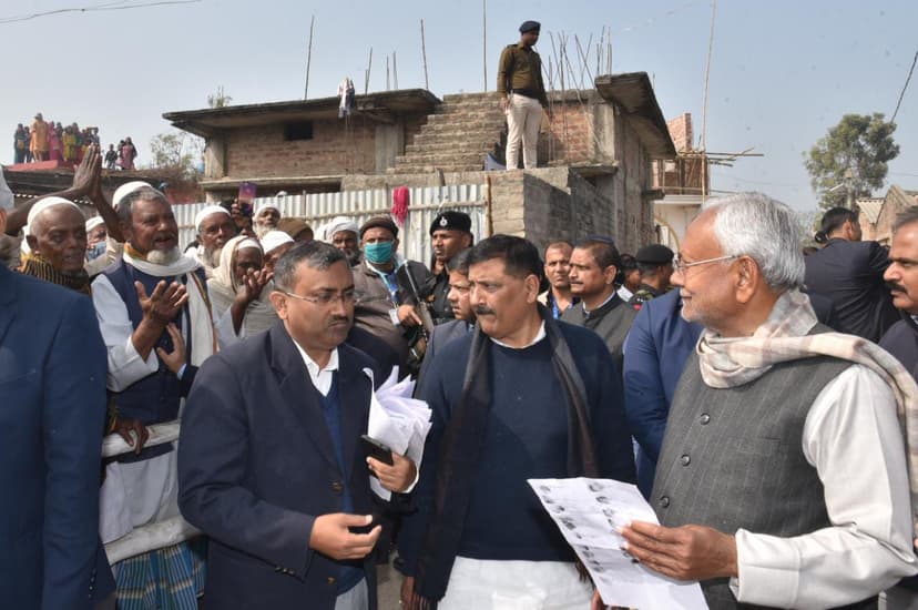 सुपौल में विकास योजनाओं का लिया जायजा, दिया दिशा-निर्देश