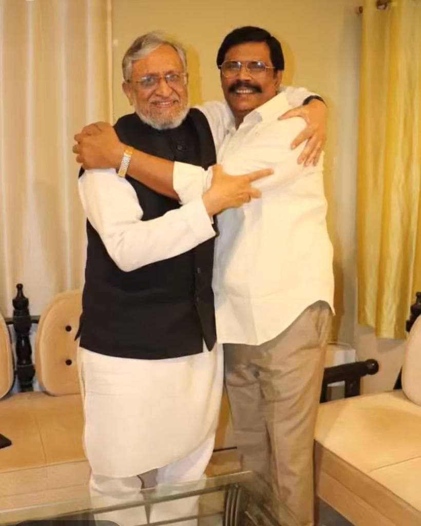आनंद मोहन के घर पहुंचे सुशील मोदी, बेटी की शादी की दी बधाई