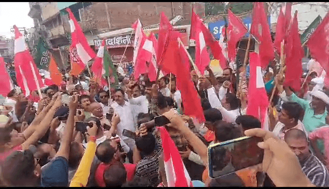 जेल से बाहर निकलने के बाद पहली बार सड़क पर उतरे पूर्व बाहुबली सांसद आनंद मोहन