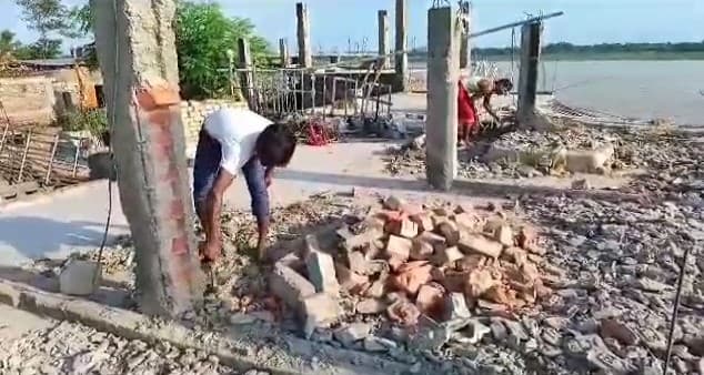 ताश की पत्तियों सा बिखरा आशियाना, कोसी ने धरा रौद्र रूप
