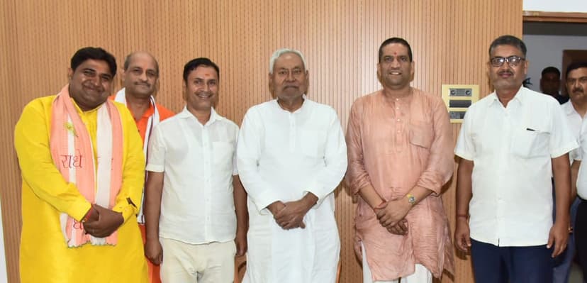 श्री राजगृह तपोवन तीर्थ रक्षार्थ पंडा समिति के प्रतिनिधिमंडल ने मुख्यमंत्री से की मुलाकात, पुरूषोतम मास मेला के ध्वजारोहन एवं तीर्थ पूजन में