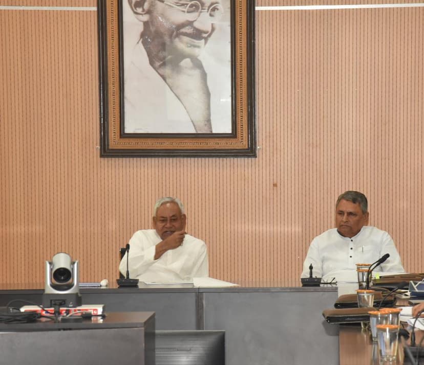 वृक्षारोपण अभियान की तैयारियों की ली जानकारी, अधिकारियों को दिया ये निर्देश
