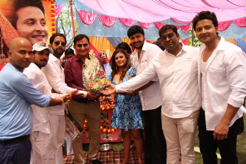 भव्य मुहूर्त के साथ शूटिंग शुरू, पर्दे पर दिखेगा मनोरंजन का नेक्स्ट लेवल