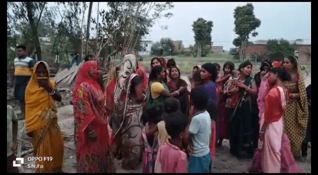 बेगूसराय में लगी आग.. एक ही बस्ती के 15 घर जलकर राख..