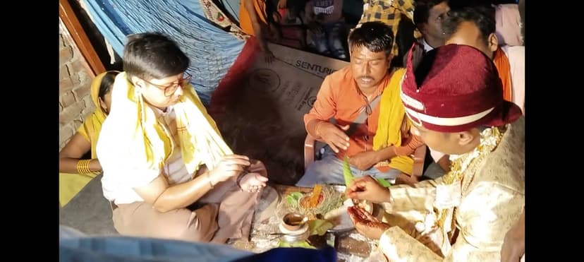 कुंवारी डॉक्टर साहिबा ने गरीब बेटी का पिता बन शादी में किया कन्यादान..