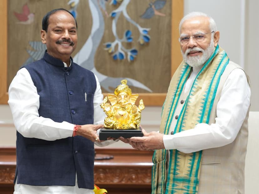 राज्यपाल बनने के बाद पहली बार दिल्ली पहुंचे रघुवर दास, राष्ट्रपति, प्रधानमंत्री और गृह मंत्री से की मुलाकात