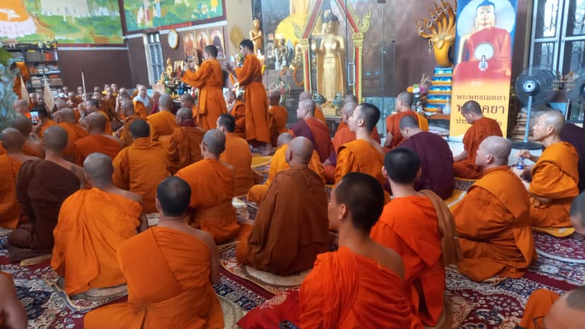 विभिन्न देशों के 150 बौद्ध भिक्षु शामिल, सभी ने की विश्व शांति की प्रार्थना