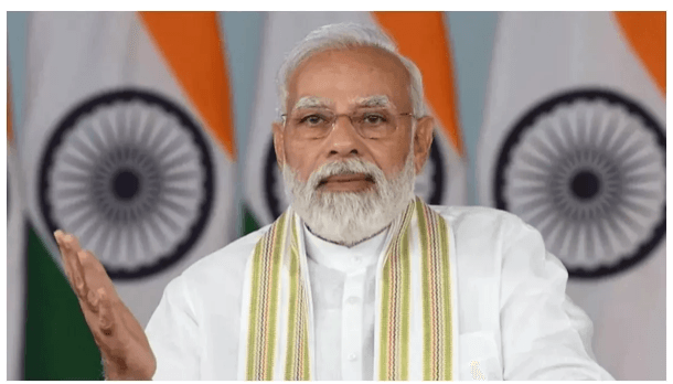 PM नरेन्द्र मोदी आज बिरसा मुंडा संग्रहालय में उनकी प्रतिमा पर पुष्प अर्पित कर दी उन्हें श्रद्धांजलि