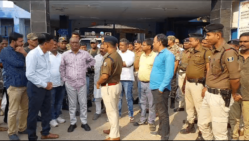 प्रेमी का खैफनाक कदम,छठ घाट से लौट रही प्रेमिका समते पूरे परिवार को मार दी गोली...