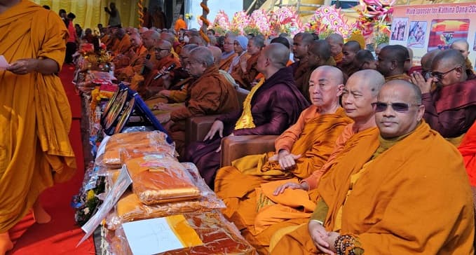 बोधगया में हुआ चीवरदान, कई देशों के बौद्ध श्रद्धालुओं ने लिया भाग