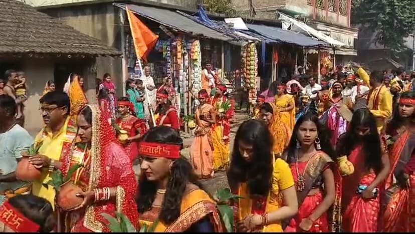 जिले भर में दुर्गा पूजा की धूम, माता के पहले रूप शैलपुत्री की पूजा शुरू