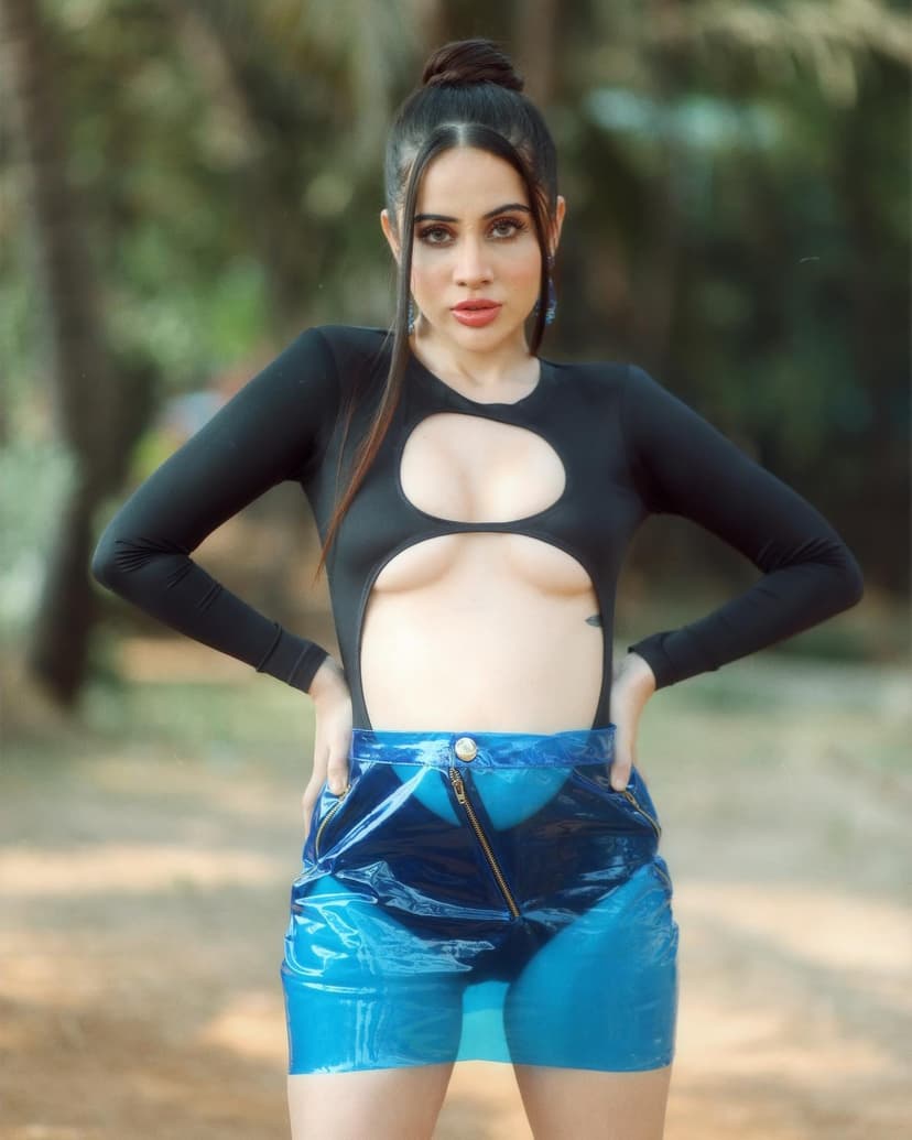 सोशल मीडिया पर मचा बवाल, लोगों के उड़े होश