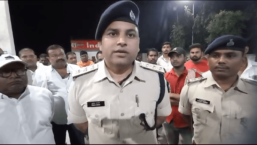 मुजफ्फरपुर में फिल्मी स्टाइल में पेट्रोल पंपकर्मी से लूट..