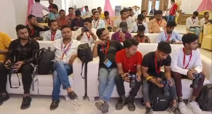 फोटोग्राफी को लेकर तीन दिवसीय कार्यशाला का आयोजन, बिहार-झारखंड के कई जिलों से आए फोटोग्राफरों को दी गई अहम जानकारी