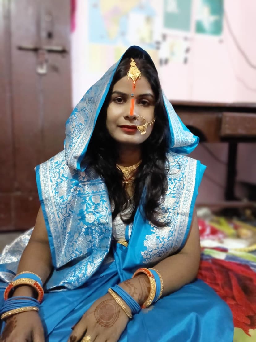 सुहागिन महिलाएं रख रही निर्जला व्रत, पति की लंबी उम्र के लिए पूजा