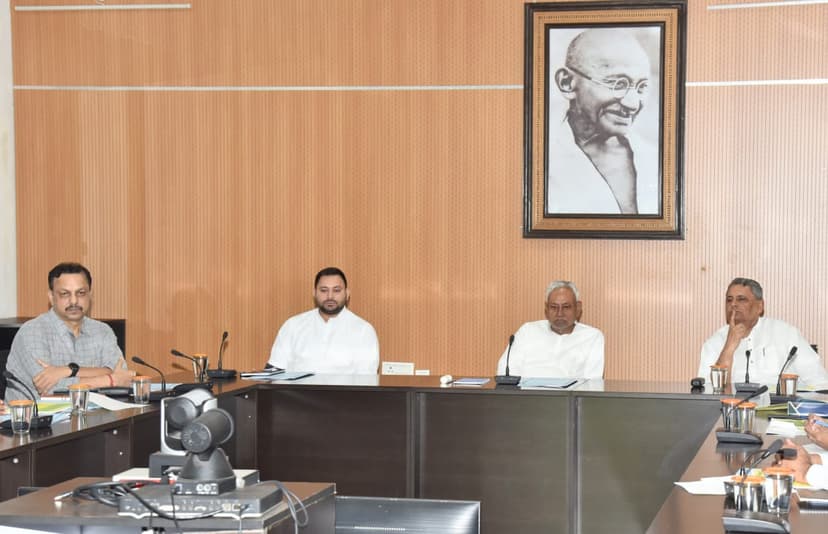 अधिकारियों को दिये आवश्यक दिशा-निर्देश