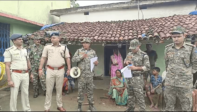 पोस्टर चस्पाकर सरेंडर करने के आदेश, आदिम जनजाति के पिता पुत्र और दो पुलिस जवान का हत्यारा हैं हरेंद्र