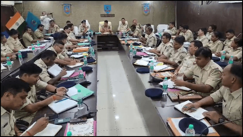 अधिकारियों को SP के निर्देश, नक्सलियों पर करें कार्रवाई, 15 अगस्त क चौकसी बरतें
