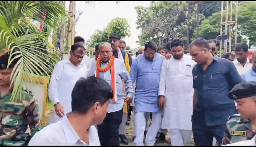 प्रदेश अध्यक्ष और मंत्री रामेश्वर उरांव हुए शामिल, कार्यकर्ताओं की समस्या से हुए रूबरू