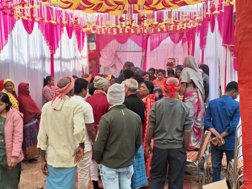 सपनों के दिन बहा आंसुओं का सैलाब, बेटी की डोली निकलते ही पिता की उठी अर्थी