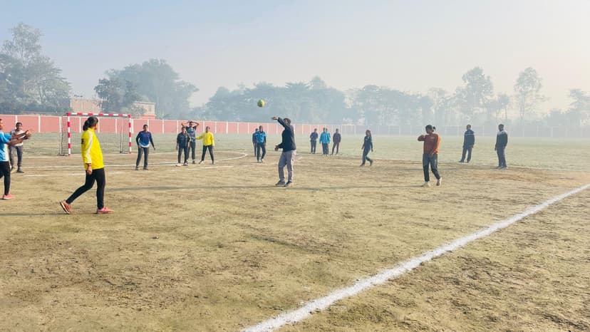53वीं राष्ट्रीय सीनियर महिला हैंडबॉल प्रतियोगिता के लिए बिहार टीम का प्रशिक्षण शिविर शुरू, पूर्णिया के विद्या विहार स्कूल में जुटे खिलाड़ी