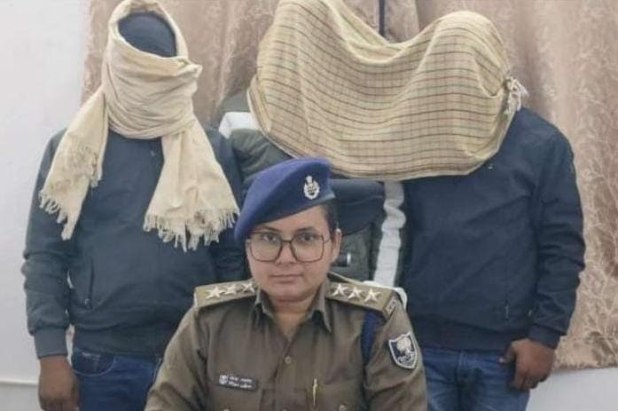 साइबर फ्रॉड का हॉट स्पॉट बना नवादा, पुलिस ने 10 ठगों को दबोचा, सैकड़ों लोगों को लगा चुके हैं चूना